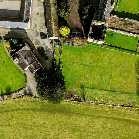 Bed & Breakfast Abbey *